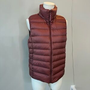 UNIQLO Puffer Vest in dark pink